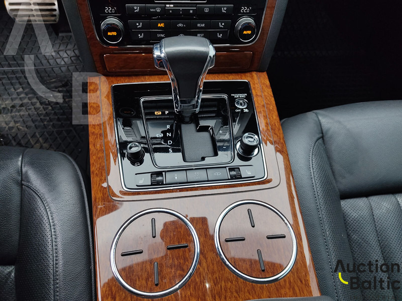 Седан Volkswagen Phaeton: снимка 10