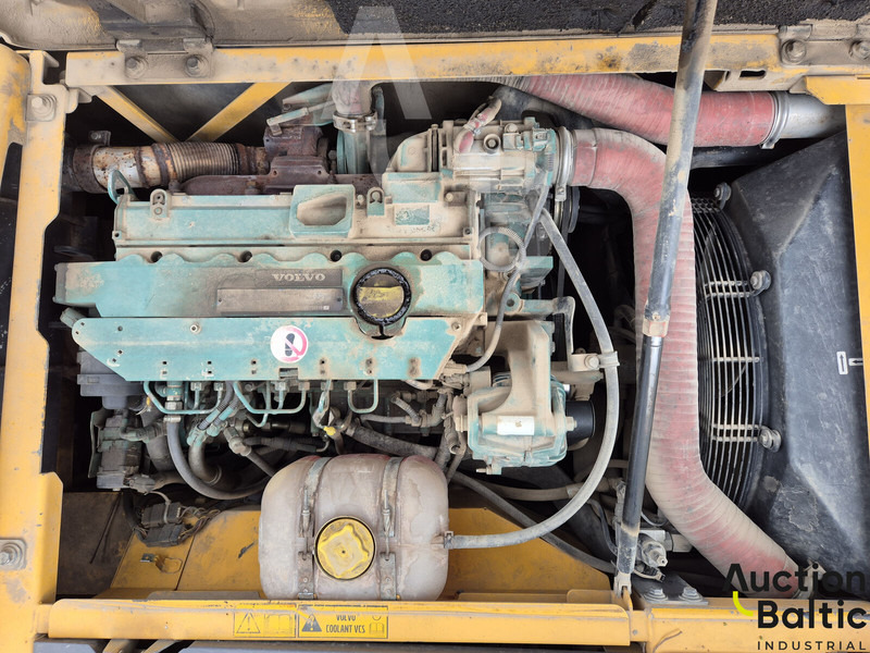 Колесен багер Volvo EW 140 C: снимка 15