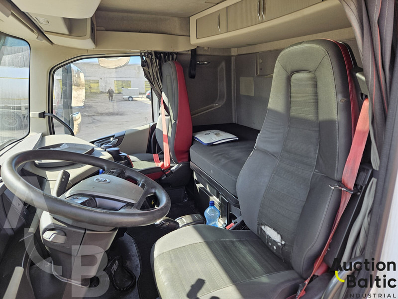 Камион цистерна За превоз на гориво Volvo FH 420: снимка 10