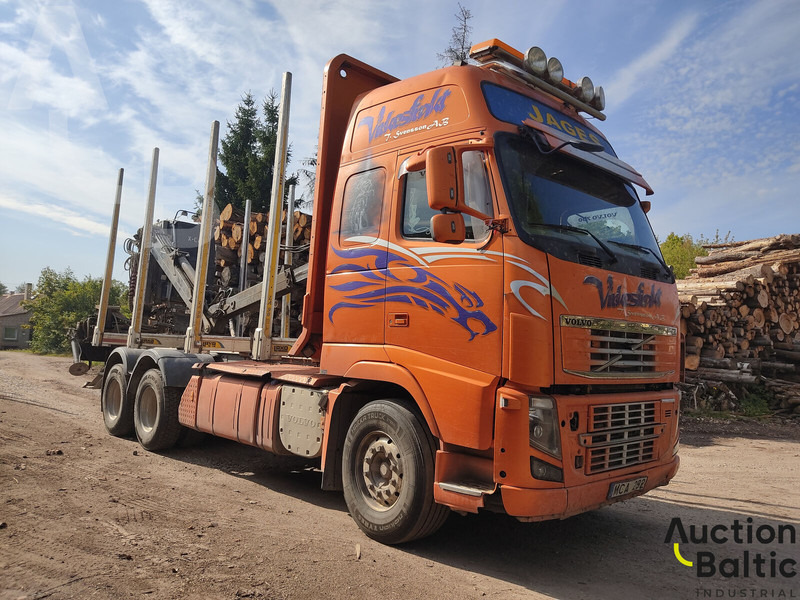 Volvo FH16 - Камион за дърва, Камион с кран: снимка 1 Volvo FH16 - Камион за дърва, Камион с кран: снимка 1