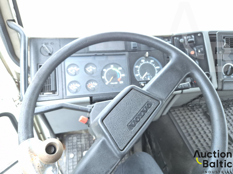 Volvo FL6 - Камион цистерна: снимка 5 Volvo FL6 - Камион цистерна: снимка 5