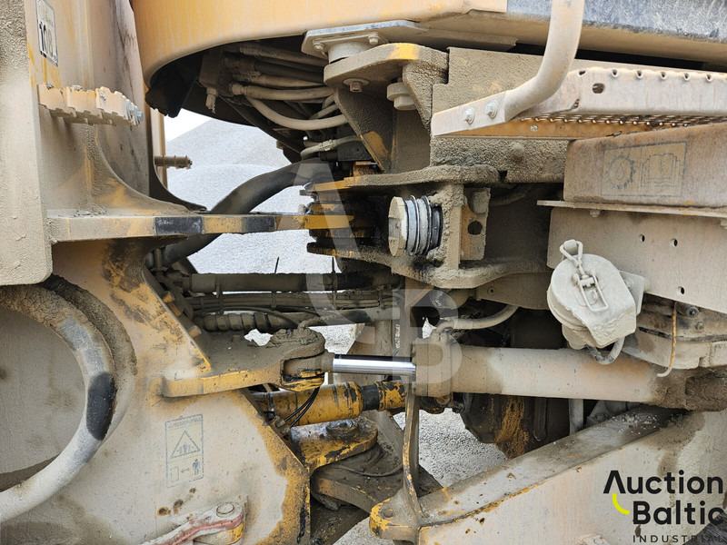 Колесен товарач Volvo L 180 F: снимка 18