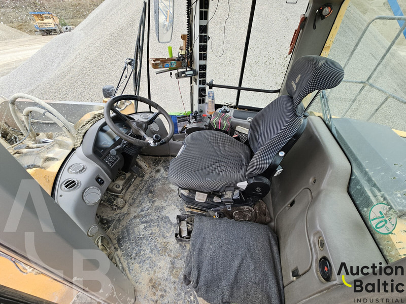 Колесен товарач Volvo L 180 F: снимка 8