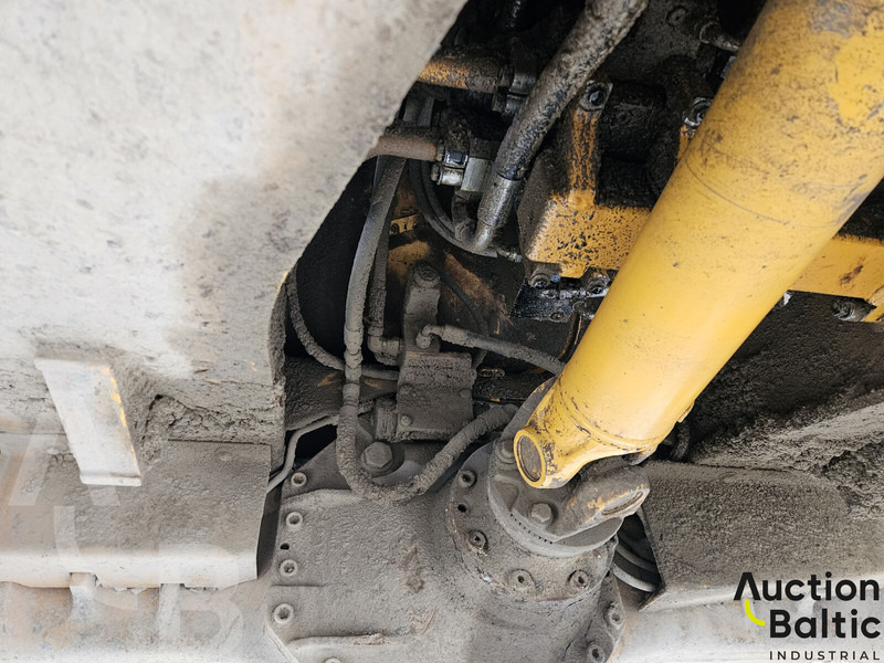 Колесен товарач Volvo L 180 F: снимка 19