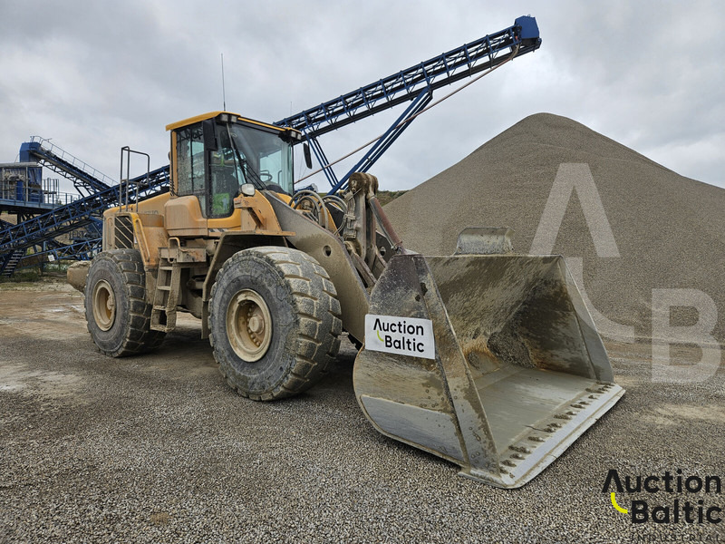 Volvo L 180 F - Колесен товарач: снимка 1 Volvo L 180 F - Колесен товарач: снимка 1