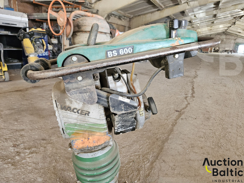 Wacker BS600 - Виброплоча: снимка 4 Wacker BS600 - Виброплоча: снимка 4