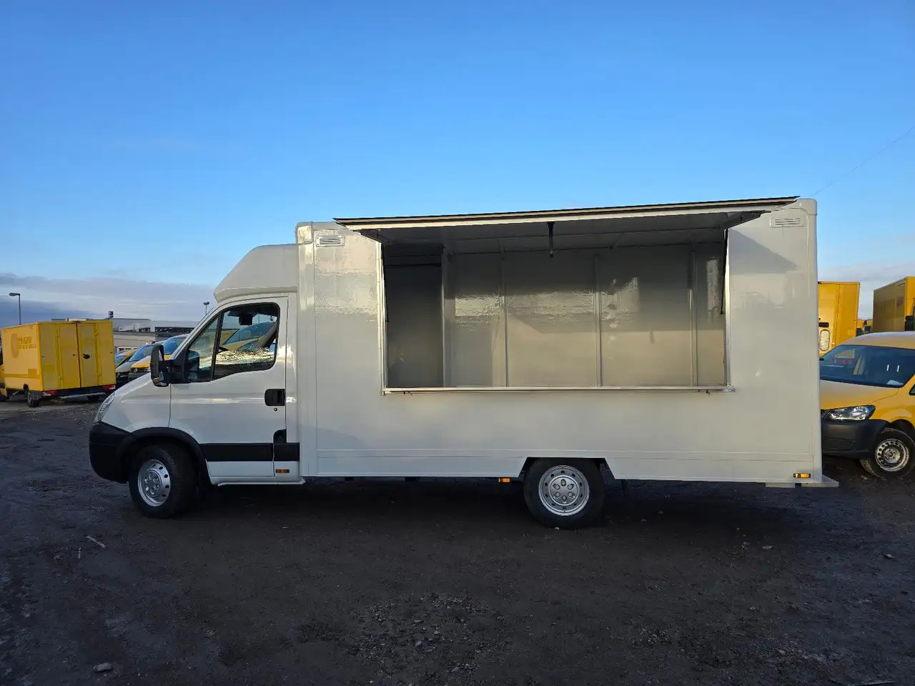 Iveco C30C/ FOODTRUCK/ Daily - Магазин камион: снимка 2 Iveco C30C/ FOODTRUCK/ Daily - Магазин камион: снимка 2