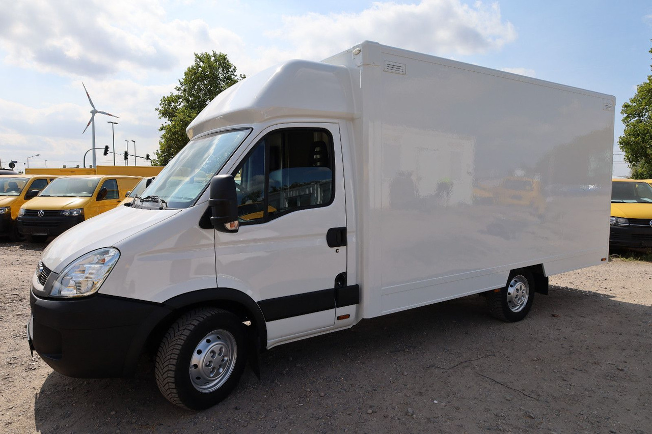 Iveco Daily C30C/ Regalsystem/Luftfeder - Лекотоварен автомобил фургон: снимка 2 Iveco Daily C30C/ Regalsystem/Luftfeder - Лекотоварен автомобил фургон: снимка 2
