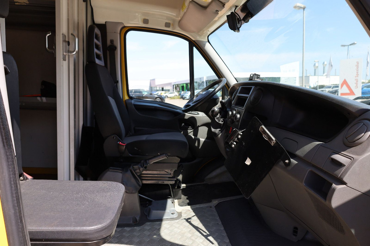 Лекотоварен автомобил фургон Iveco Daily/ Regalsystem/Luftfeder/KURZ: снимка 10