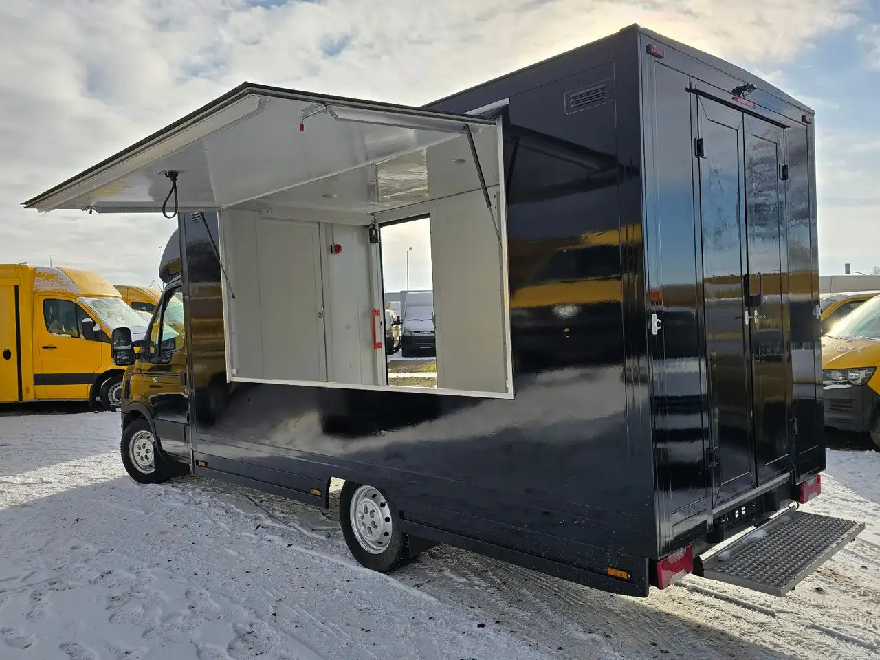 Iveco IS35SI2AA/ FOODTRUCK/Daily - Магазин камион: снимка 1 Iveco IS35SI2AA/ FOODTRUCK/Daily - Магазин камион: снимка 1