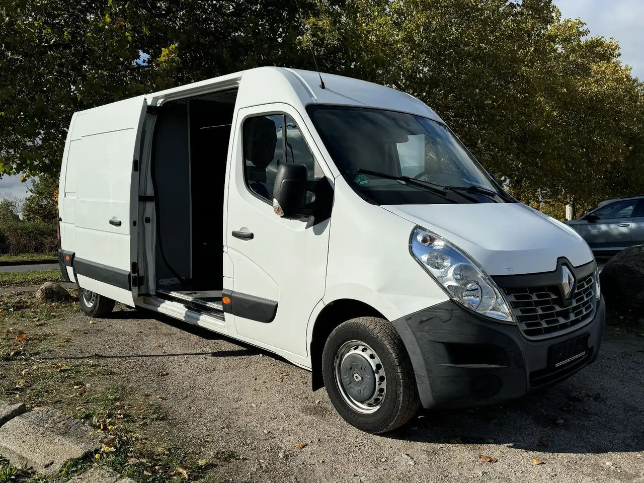 Renault Master Kasten/Scheckheft/1. Hand - Товарен бус: снимка 2 Renault Master Kasten/Scheckheft/1. Hand - Товарен бус: снимка 2