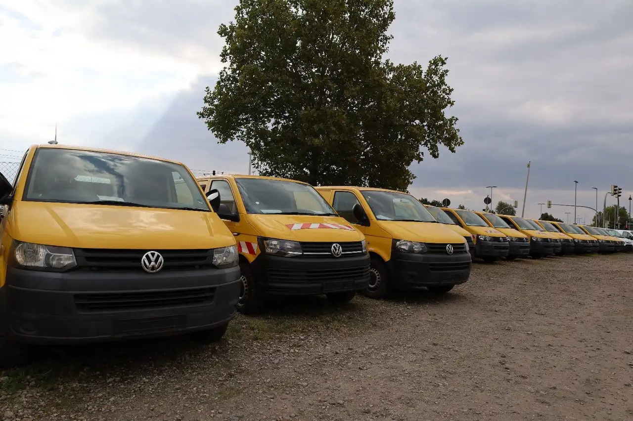 Volkswagen T5 Transporter/ 2.0 TDI/EU5/Werkstattfahrzeug - Товарен бус, Комунална/ Специална техника: снимка 1 Volkswagen T5 Transporter/ 2.0 TDI/EU5/Werkstattfahrzeug - Товарен бус, Комунална/ Специална техника: снимка 1