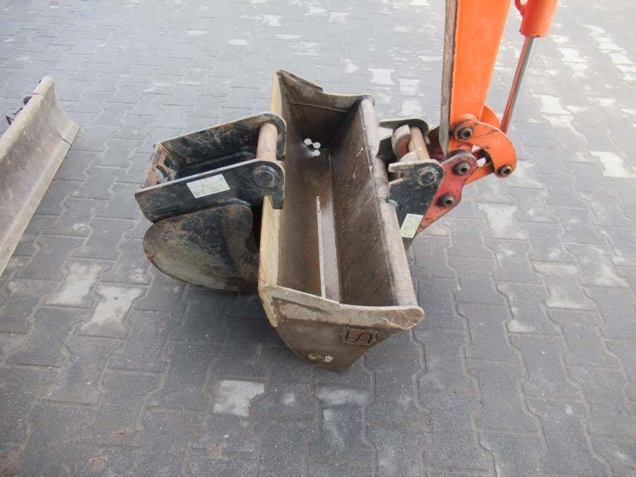 Hitachi ZX 17 U-2 - Мини багер: снимка 3 Hitachi ZX 17 U-2 - Мини багер: снимка 3