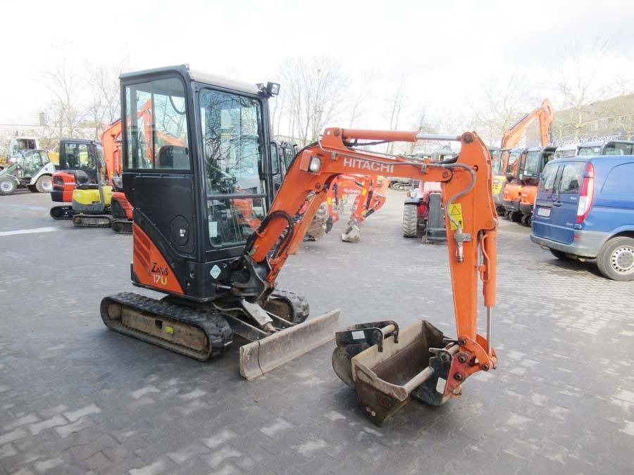 Hitachi ZX 17 U-2 - Мини багер: снимка 2 Hitachi ZX 17 U-2 - Мини багер: снимка 2