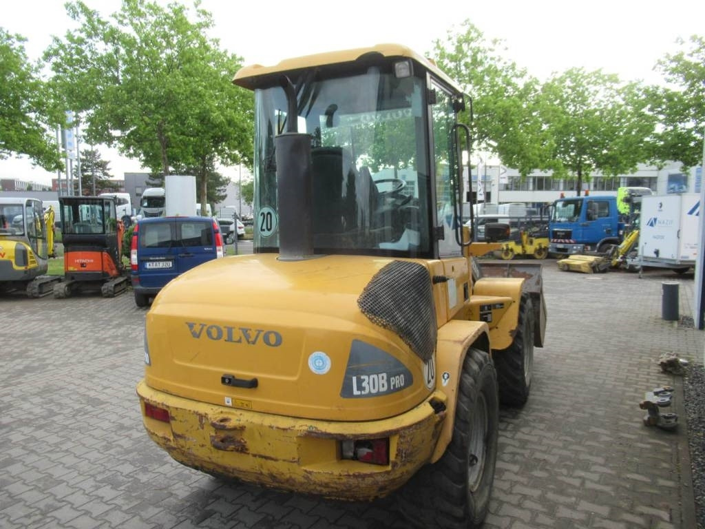 Volvo L 30 B - Колесен товарач: снимка 4 Volvo L 30 B - Колесен товарач: снимка 4