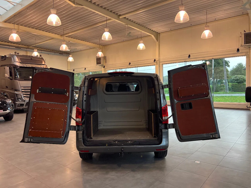 Mercedes-Benz Vito 119 4x4*4-MATIC*6 Seats*TOP CONDITIE* - Товарен бус, Бус с двойна кабина: снимка 4 Mercedes-Benz Vito 119 4x4*4-MATIC*6 Seats*TOP CONDITIE* - Товарен бус, Бус с двойна кабина: снимка 4