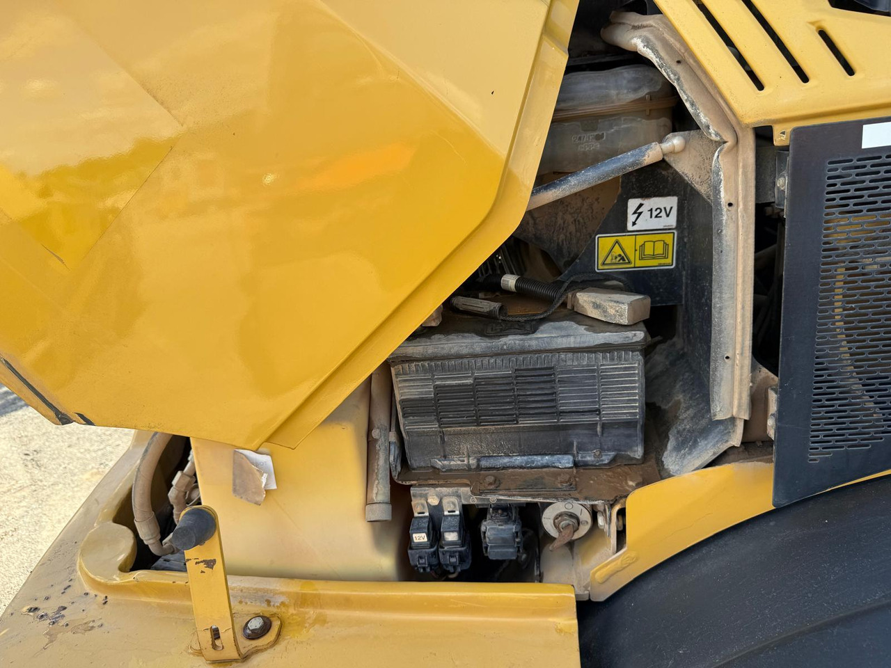 Колесен товарач Caterpillar 908 H 2 mal verfügbar: снимка 19