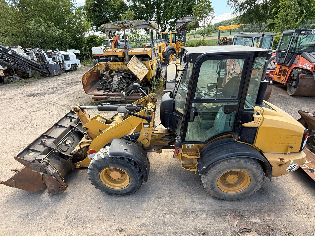 Колесен товарач Caterpillar 908 H 2 mal verfügbar: снимка 22