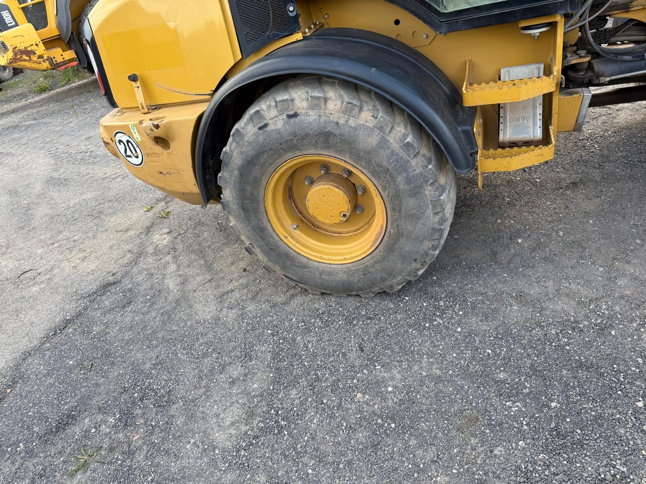Колесен товарач Caterpillar 908 H 2 mal verfügbar: снимка 10