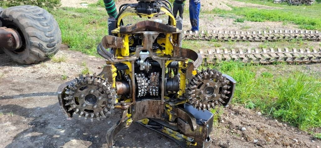 John Deere 1070 E - Харвестер: снимка 4 John Deere 1070 E - Харвестер: снимка 4