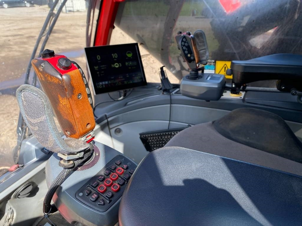 Харвестер Komatsu 911: снимка 14