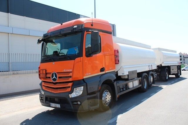 Mercedes-Benz Actros 2548 6x2/4 - Камион цистерна: снимка 1 Mercedes-Benz Actros 2548 6x2/4 - Камион цистерна: снимка 1