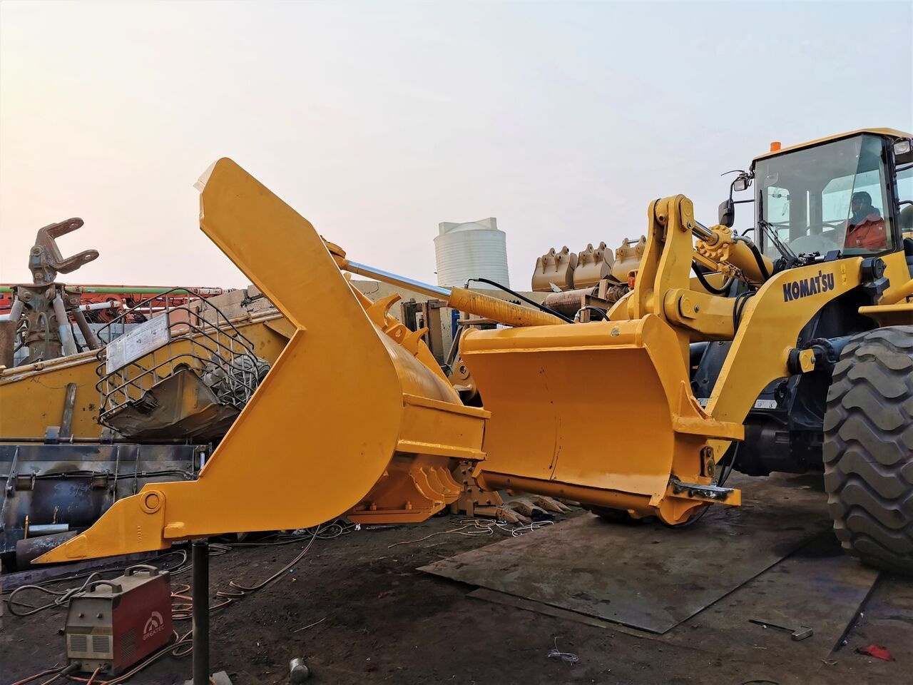AME Side Dump Bucket - Кофа за товарач за Товарач: снимка 4 AME Side Dump Bucket - Кофа за товарач за Товарач: снимка 4