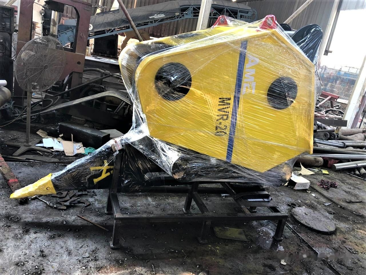 AME Vibro Ripper (MVR 20) - Скарификатор за Багер: снимка 2 AME Vibro Ripper (MVR 20) - Скарификатор за Багер: снимка 2