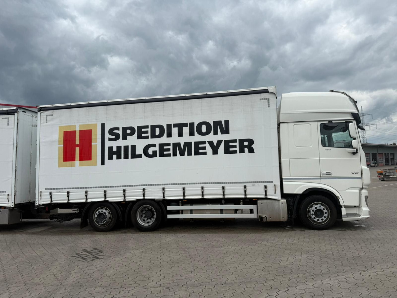 DAF XF 480 FAN LowDeck 6x2 Jumbo Inklusive Anhänger - Камион с брезент: снимка 3 DAF XF 480 FAN LowDeck 6x2 Jumbo Inklusive Anhänger - Камион с брезент: снимка 3