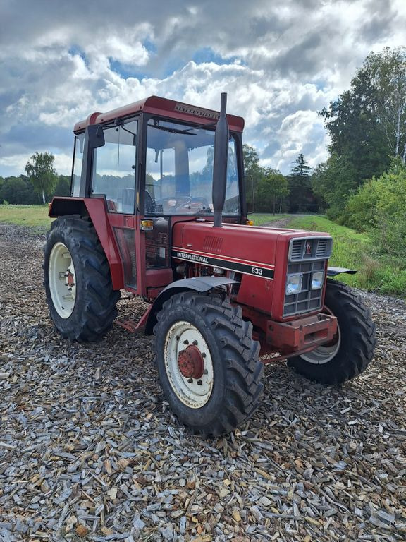 IHC 833 Allrad Kabine - Трактор: снимка 3 IHC 833 Allrad Kabine - Трактор: снимка 3