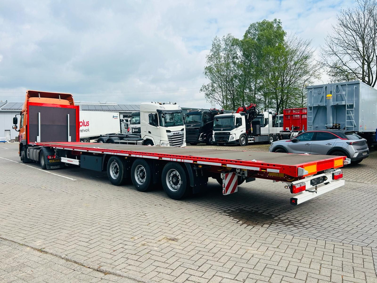 Kässbohrer K.SFS M Mega Plattform Auflieger Sofort Verfügba - Бордово полуремарке/ Платформа: снимка 3 Kässbohrer K.SFS M Mega Plattform Auflieger Sofort Verfügba - Бордово полуремарке/ Платформа: снимка 3