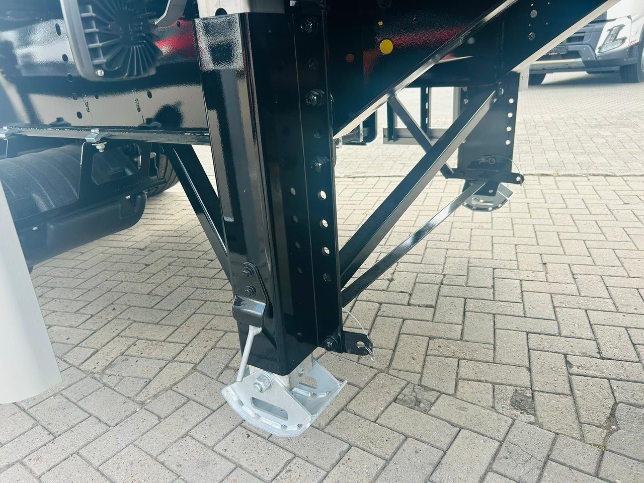 Самосвал полуремарке Kempf SKM 36/3 AK 3-Achs Alu Sattelkipper 50m³: снимка 13 Самосвал полуремарке Kempf SKM 36/3 AK 3-Achs Alu Sattelkipper 50m³: снимка 13