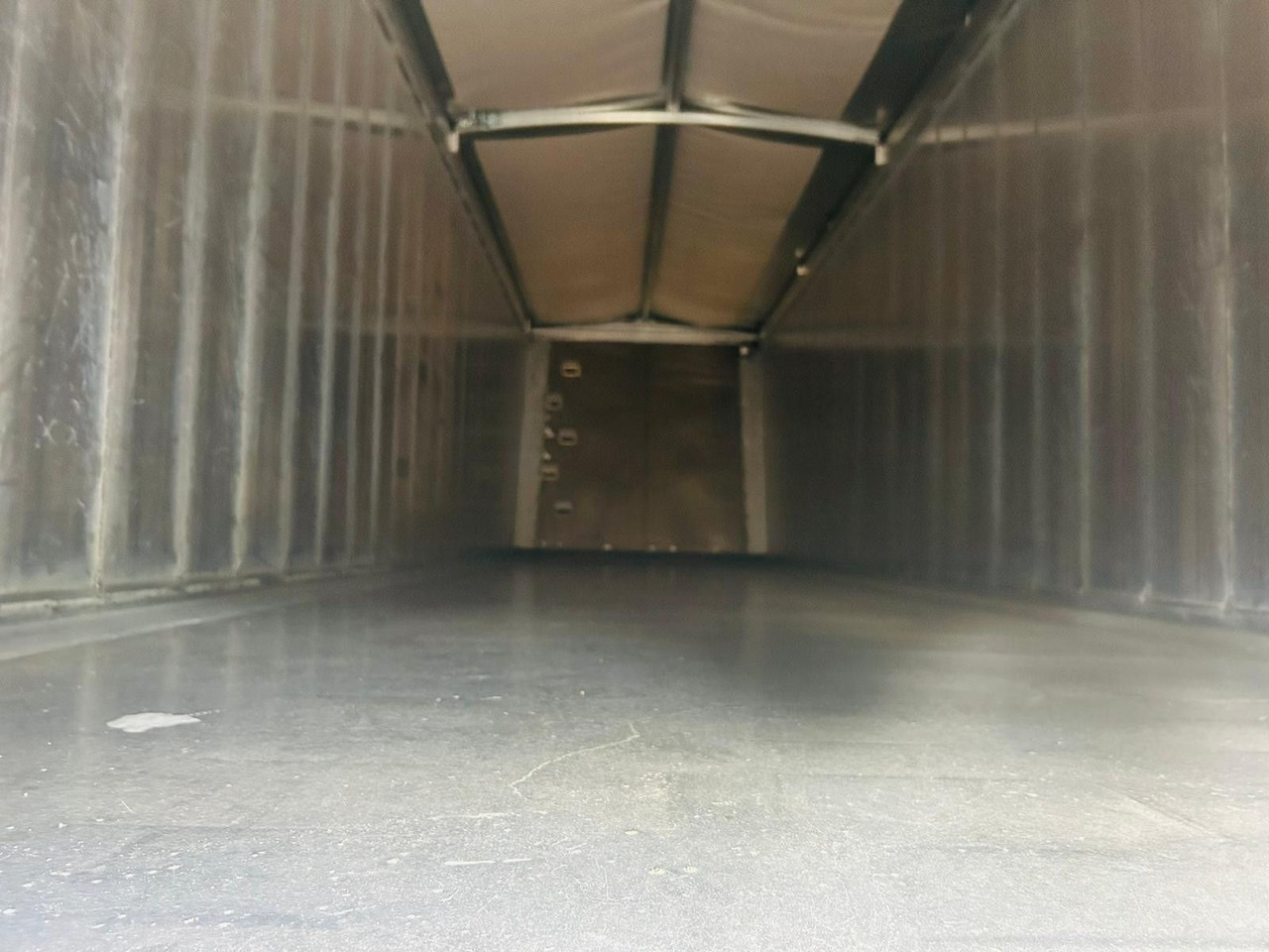 Самосвал полуремарке Kempf SKM 36/3 AK 3-Achs Alu Sattelkipper 50m³: снимка 7 Самосвал полуремарке Kempf SKM 36/3 AK 3-Achs Alu Sattelkipper 50m³: снимка 7