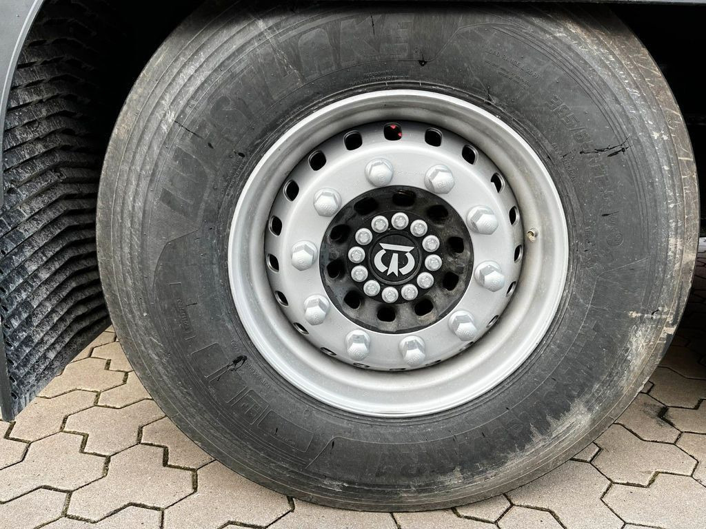 Затворена каросерия полуремарке Krone Koffer mit Ladebordwand 2.000 kg Top Klappe: снимка 6