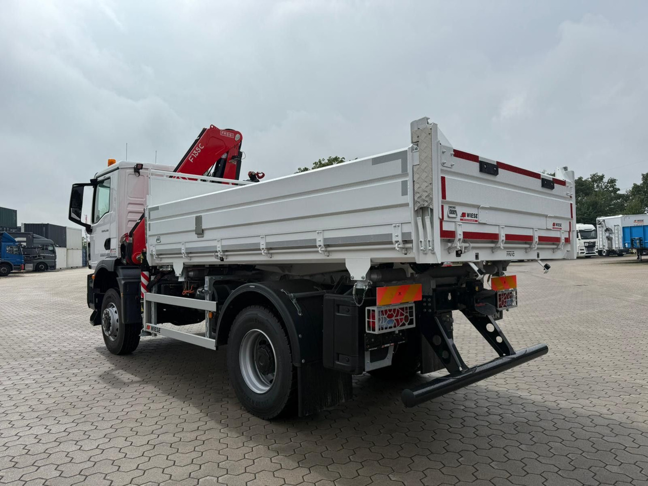 MAN 18.320 4x4 mit Fassi Ladekran Sofort Verfügbar - Камион с кран: снимка 3 MAN 18.320 4x4 mit Fassi Ladekran Sofort Verfügbar - Камион с кран: снимка 3