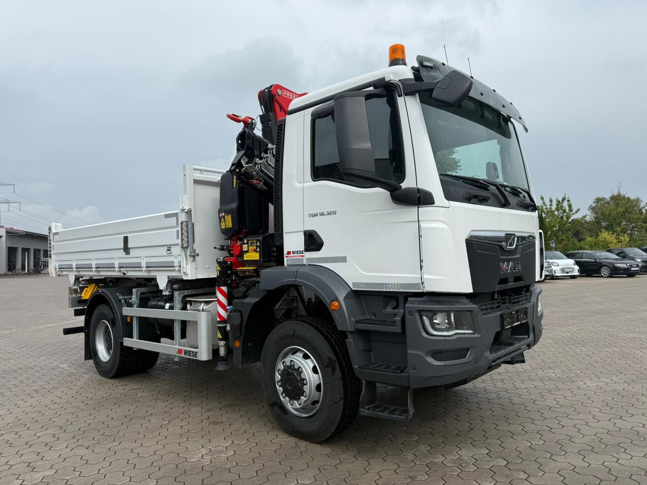 MAN 18.320 4x4 mit Fassi Ladekran Sofort Verfügbar - Самосвал камион, Камион с кран: снимка 2 MAN 18.320 4x4 mit Fassi Ladekran Sofort Verfügbar - Самосвал камион, Камион с кран: снимка 2