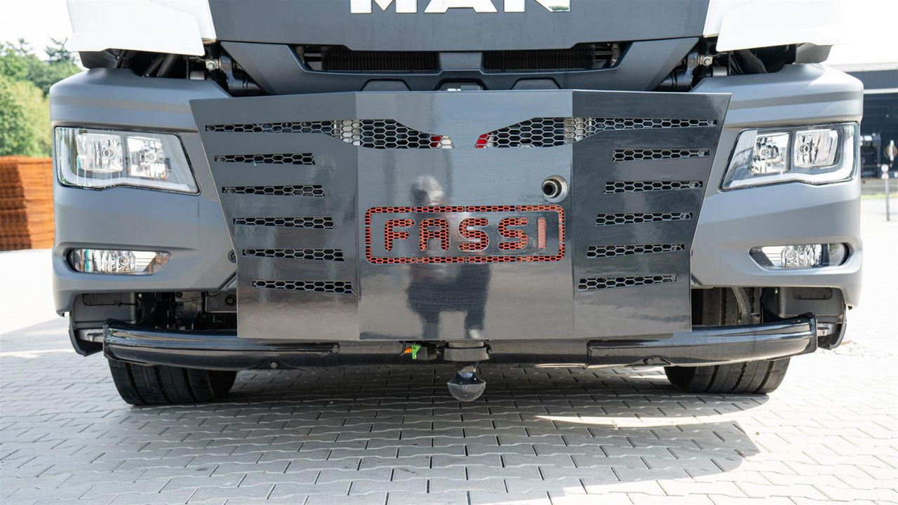 MAN 35.470 8x2 Kran F710 RA2.26 - Камион с кран: снимка 3 MAN 35.470 8x2 Kran F710 RA2.26 - Камион с кран: снимка 3