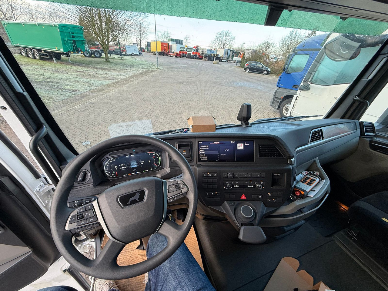 MAN Baumaschinen-  Arbeitsbühnentransporter Rampen - Камион пътна помощ: снимка 4 MAN Baumaschinen-  Arbeitsbühnentransporter Rampen - Камион пътна помощ: снимка 4