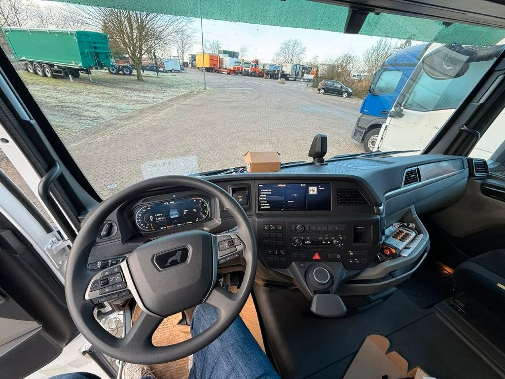 MAN Baumaschinen- Arbeitsbühnentransporter Rampen - Бордови камион: снимка 3 MAN Baumaschinen- Arbeitsbühnentransporter Rampen - Бордови камион: снимка 3