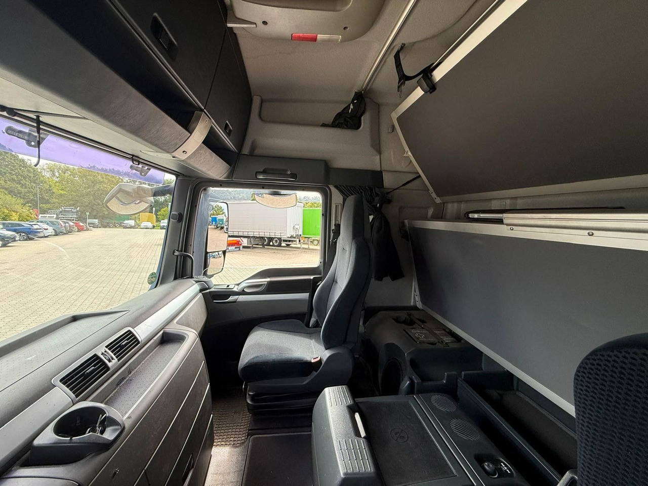 За напитки камион MAN TGA Schwenkwand-Getränkeaufbau incl. Anhänger: снимка 6 За напитки камион MAN TGA Schwenkwand-Getränkeaufbau incl. Anhänger: снимка 6