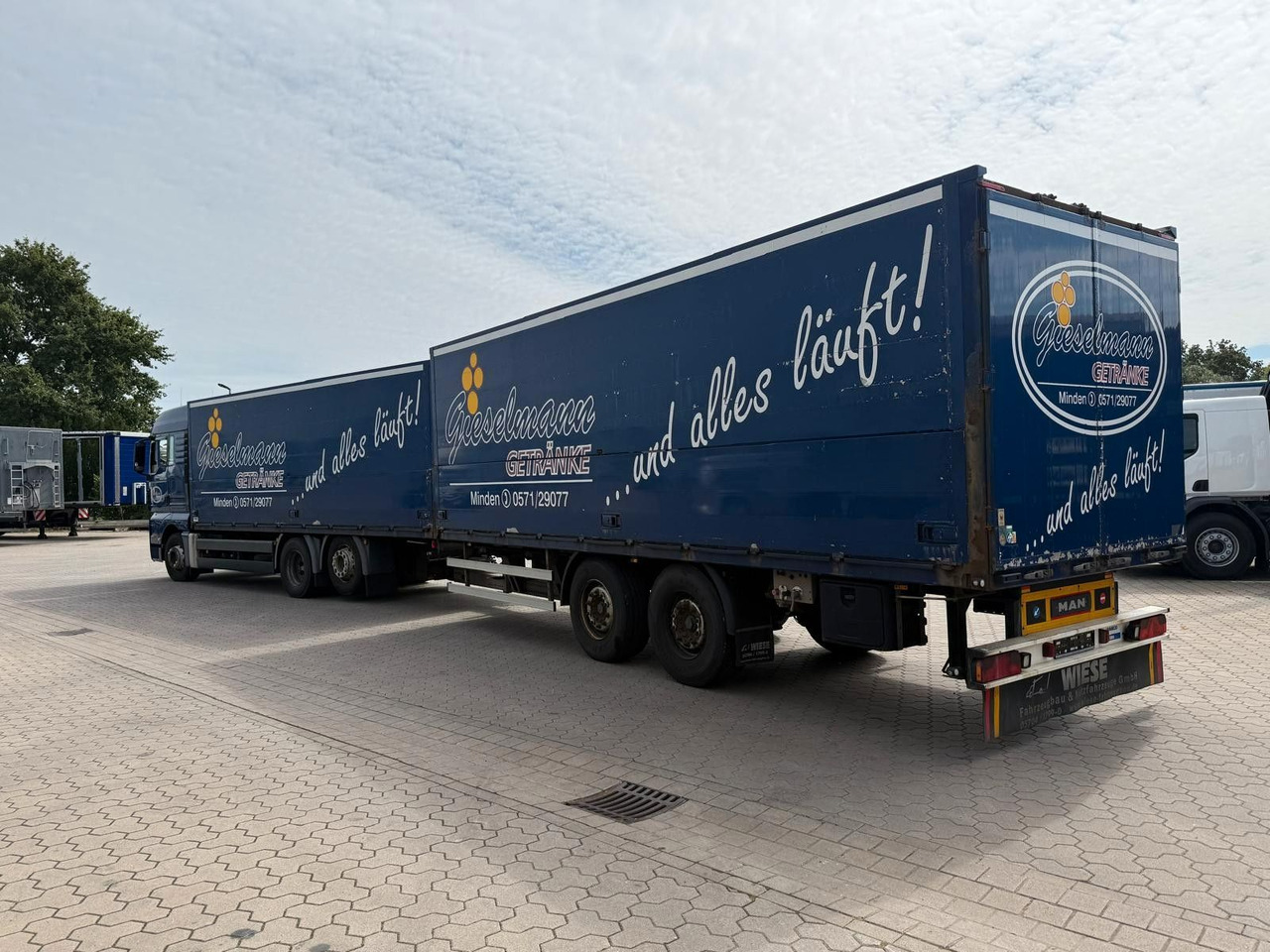 За напитки камион MAN TGA Schwenkwand-Getränkeaufbau incl. Anhänger: снимка 12 За напитки камион MAN TGA Schwenkwand-Getränkeaufbau incl. Anhänger: снимка 12