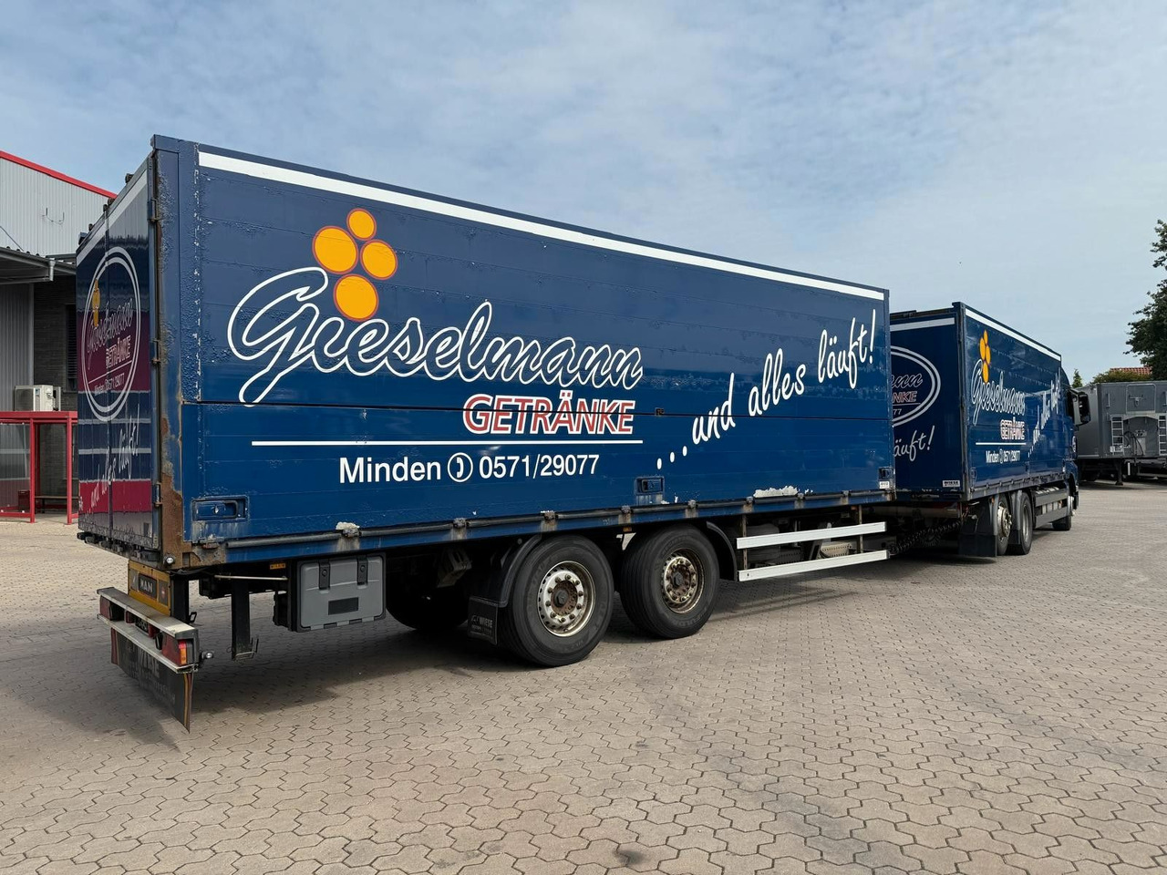 MAN TGA mit Kofferaufbau/Getränkeaufbau + Anhänger - За напитки камион: снимка 3 MAN TGA mit Kofferaufbau/Getränkeaufbau + Anhänger - За напитки камион: снимка 3
