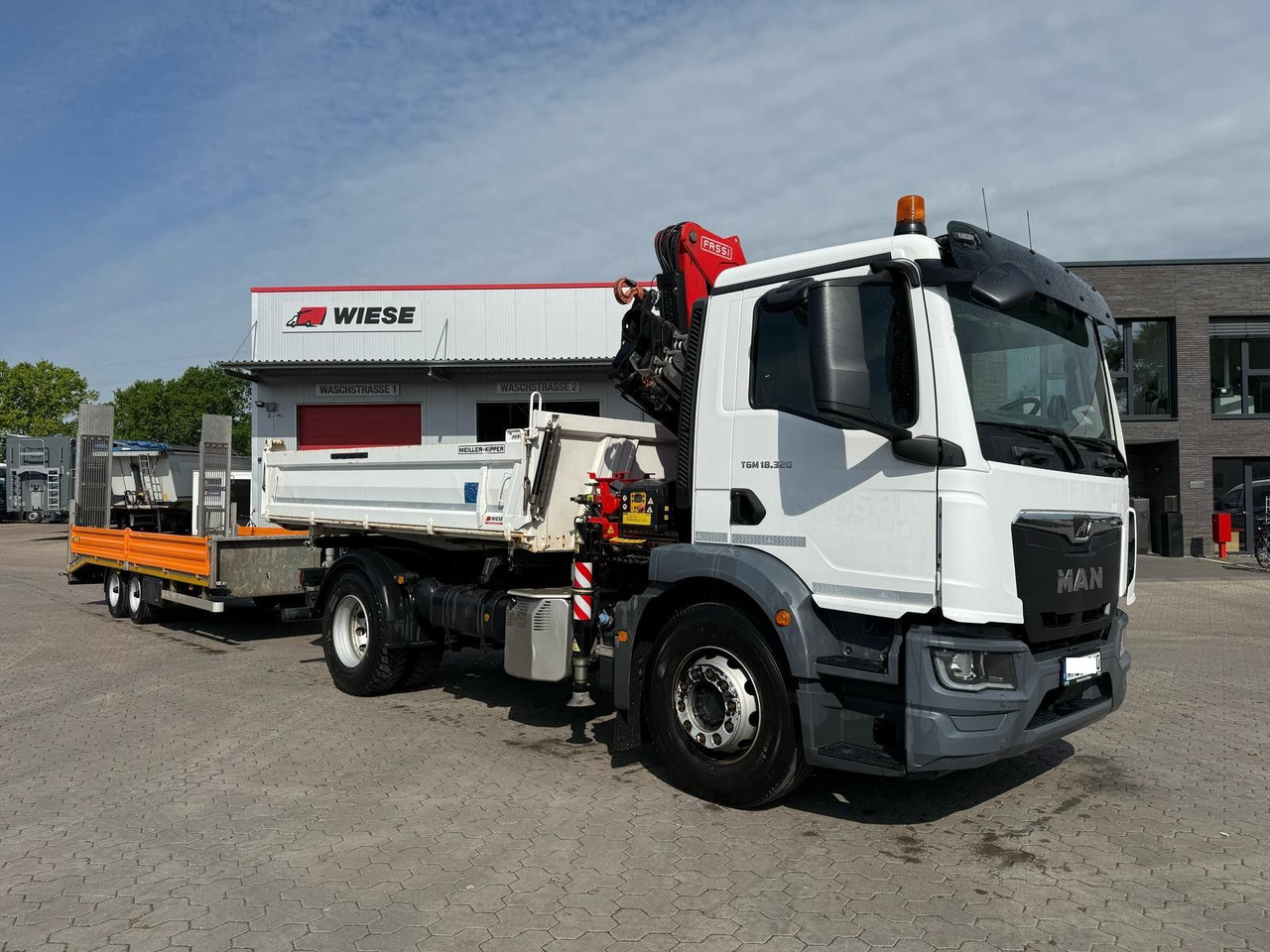 MAN TGM 18.320 4x2 BB Kran Fassi F135 Kipper Meiller - Камион с кран: снимка 1 MAN TGM 18.320 4x2 BB Kran Fassi F135 Kipper Meiller - Камион с кран: снимка 1