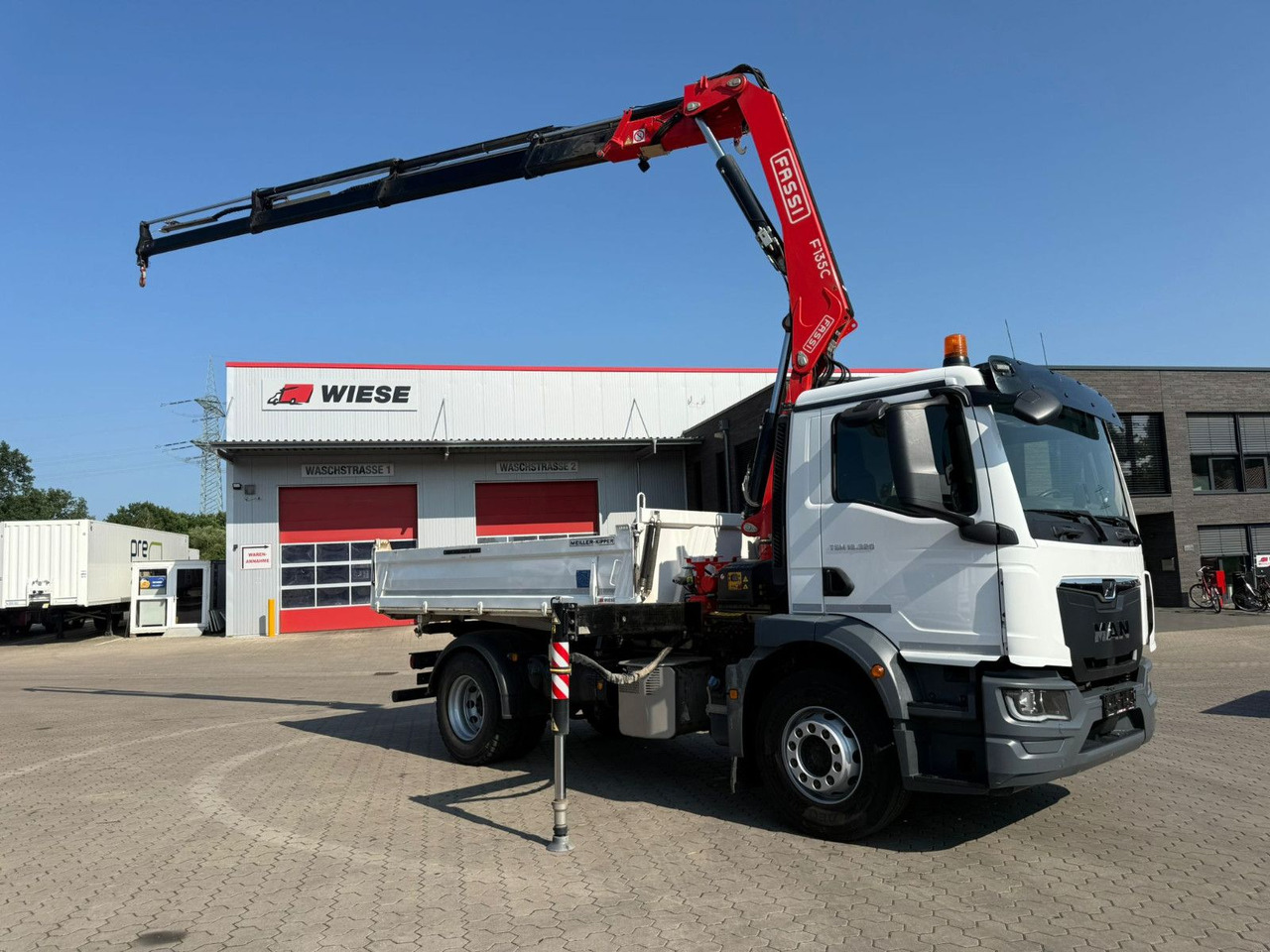 MAN TGM 18.320 4x2 BB mit Kran Fassi F135 Kipper - Самосвал камион, Камион с кран: снимка 1 MAN TGM 18.320 4x2 BB mit Kran Fassi F135 Kipper - Самосвал камион, Камион с кран: снимка 1