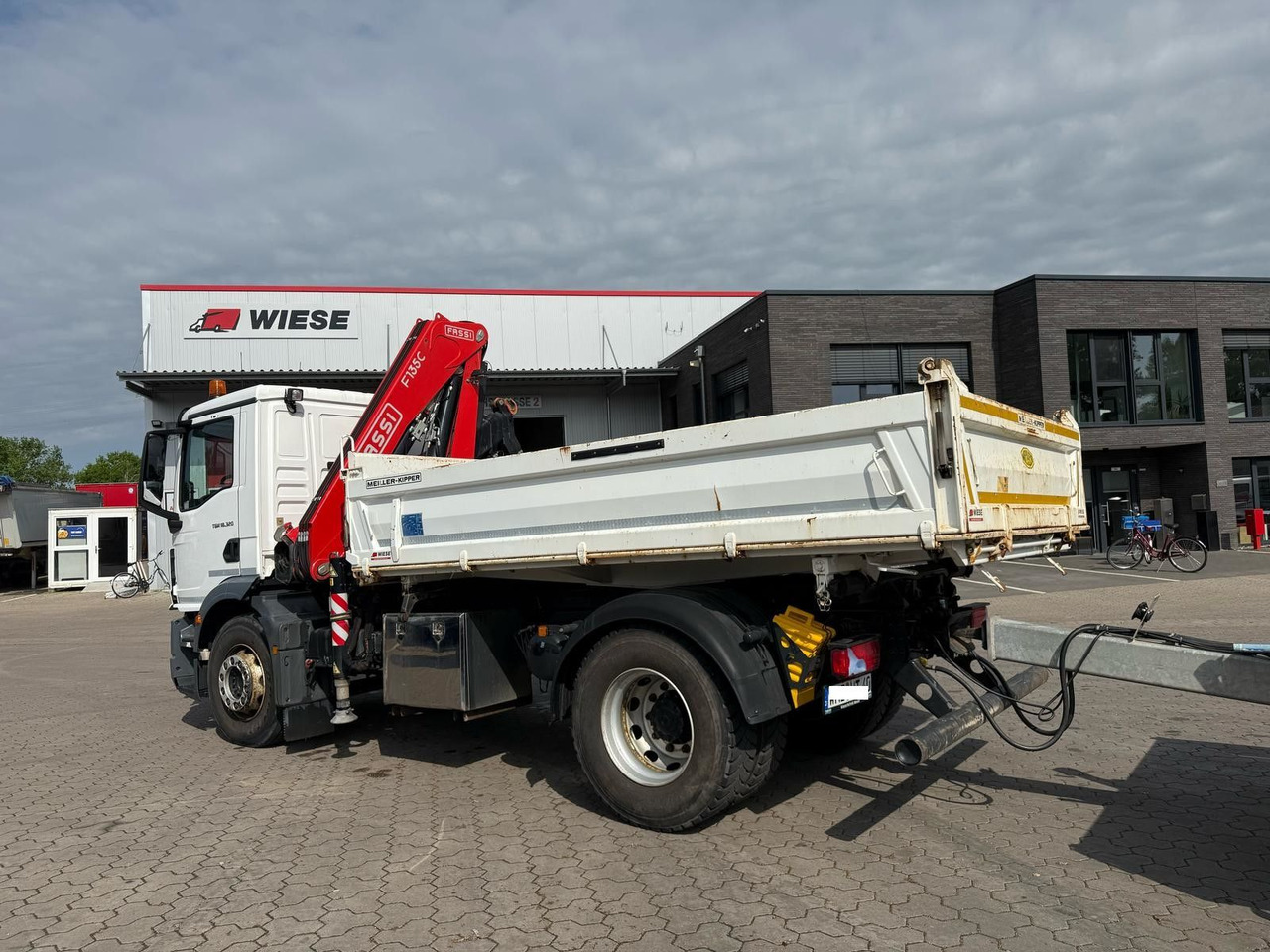 MAN TGM 18.320 4x2 BB mit Kran Fassi F135 Kipper - Самосвал камион, Камион с кран: снимка 3 MAN TGM 18.320 4x2 BB mit Kran Fassi F135 Kipper - Самосвал камион, Камион с кран: снимка 3