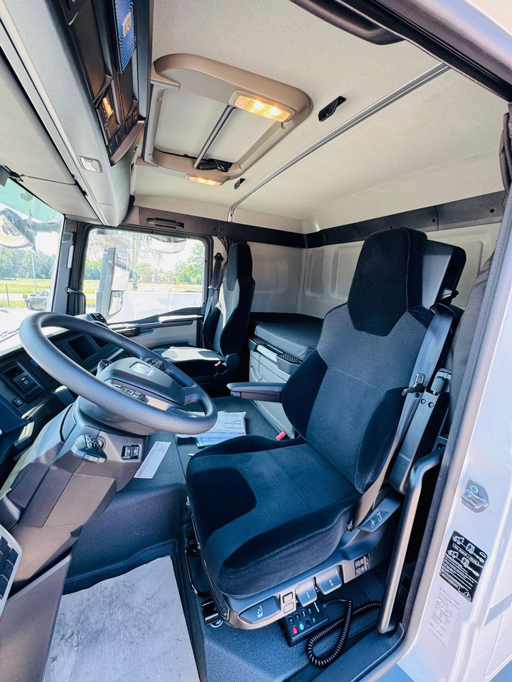 MAN TGS 32.510 mit F710 Frontkran sofort - Бордови камион, Камион с кран: снимка 5 MAN TGS 32.510 mit F710 Frontkran sofort - Бордови камион, Камион с кран: снимка 5