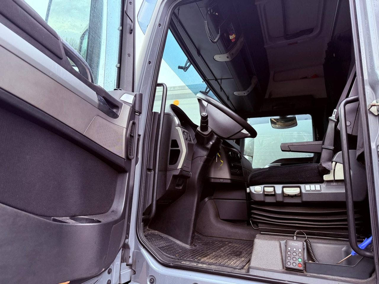 MAN TGX 18.440 LL Volumen LKW mit Staplerhalterung MAN TGX 18.440 LL Volumen LKW mit Staplerhalterung - Камион с брезент: снимка 5 MAN TGX 18.440 LL Volumen LKW mit Staplerhalterung MAN TGX 18.440 LL Volumen LKW mit Staplerhalterung - Камион с брезент: снимка 5