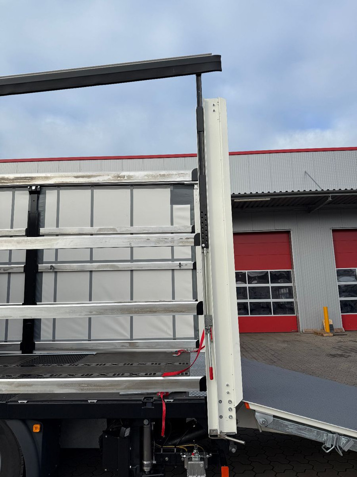 Лизинг на  MAN TGX 26.440 6x2 LL Schwerlast Ladebordwand/Rampe MAN TGX 26.440 6x2 LL Schwerlast Ladebordwand/Rampe: снимка 15