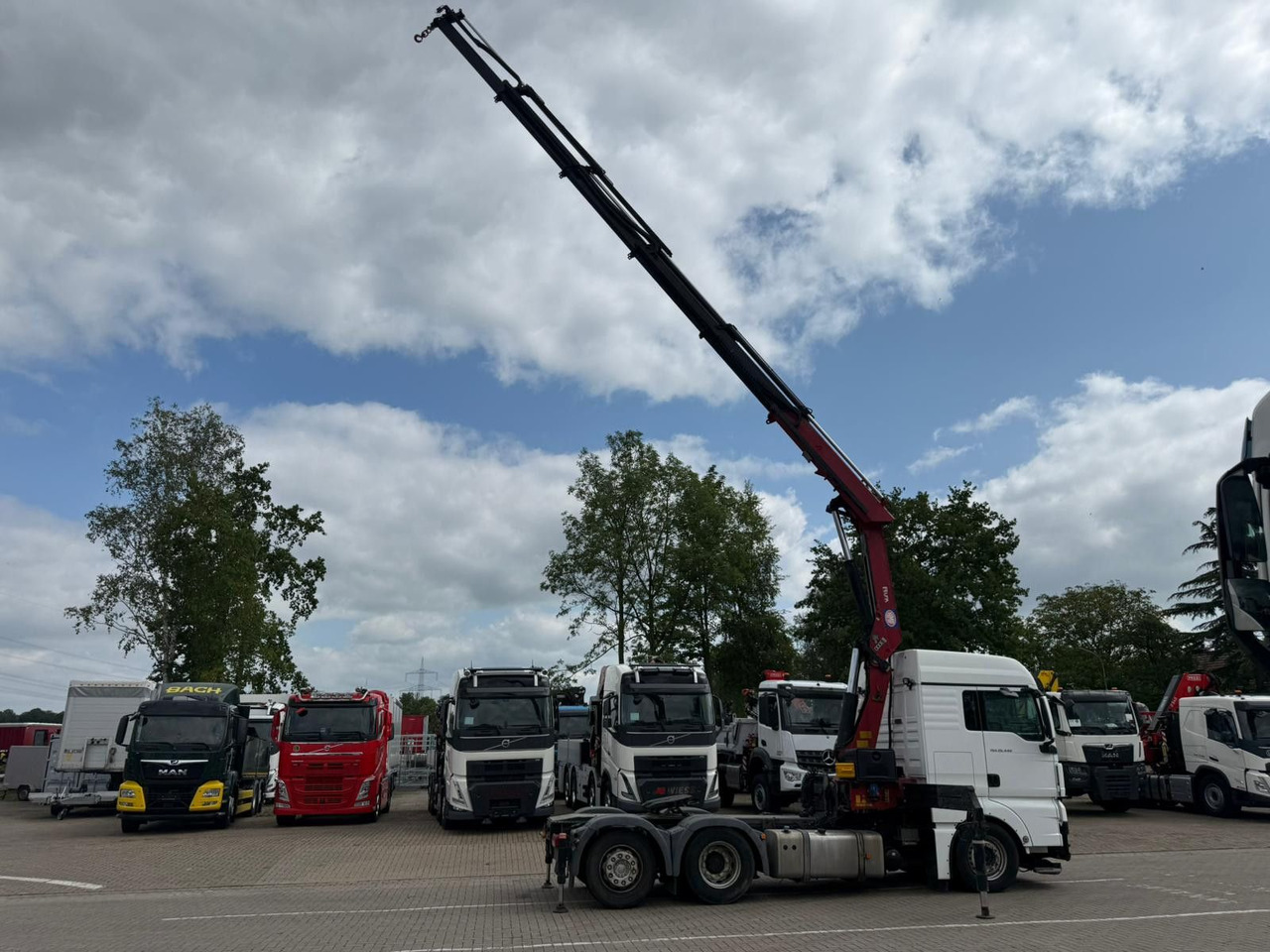MAN TGX 26.440 6x2 mit HMF 3000-5 Kran TÜV NEU - Камион с кран: снимка 4 MAN TGX 26.440 6x2 mit HMF 3000-5 Kran TÜV NEU - Камион с кран: снимка 4