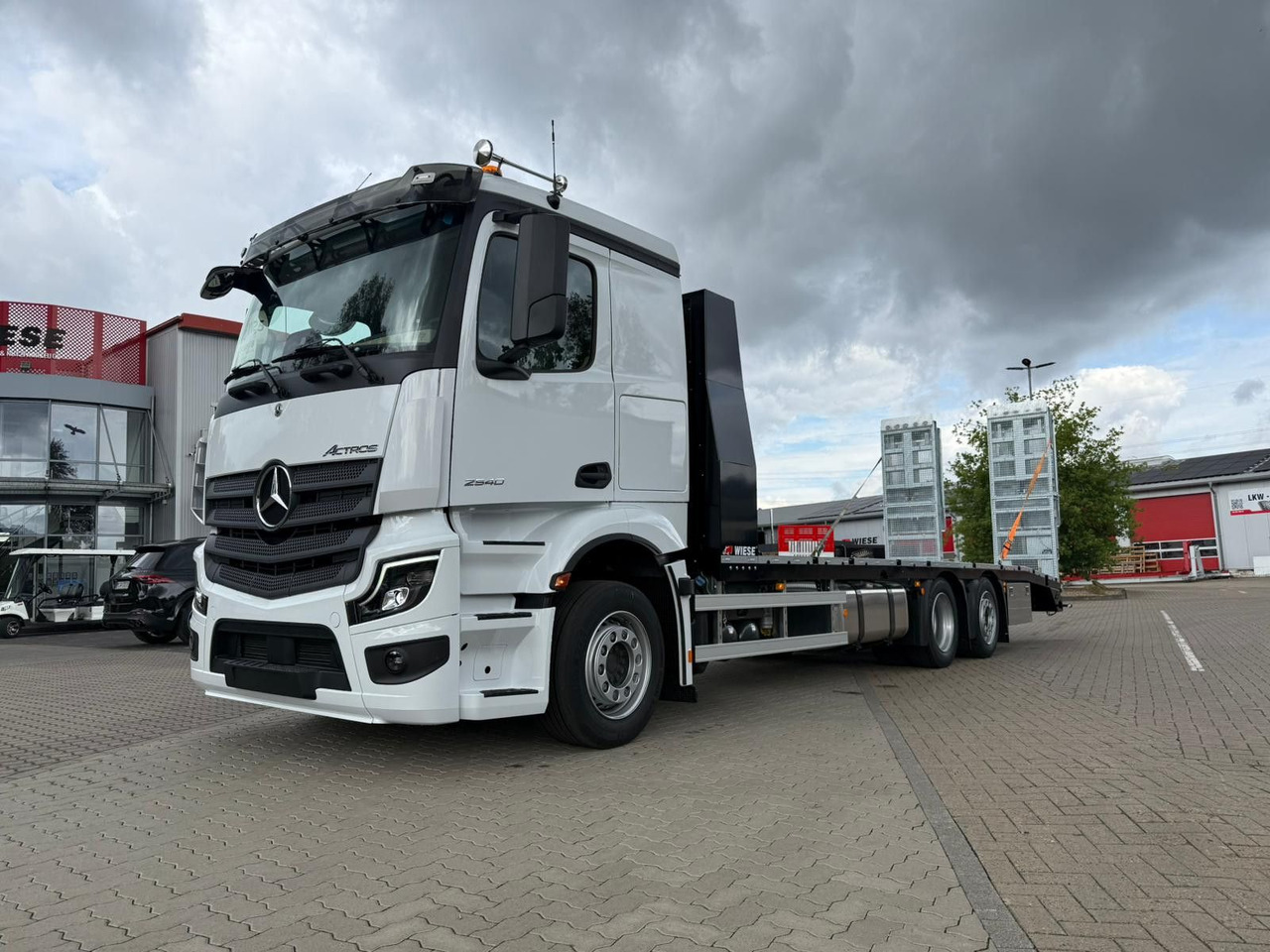 Mercedes-Benz Actros mit Rampen, Maschinentransporter - Камион пътна помощ: снимка 1 Mercedes-Benz Actros mit Rampen, Maschinentransporter - Камион пътна помощ: снимка 1